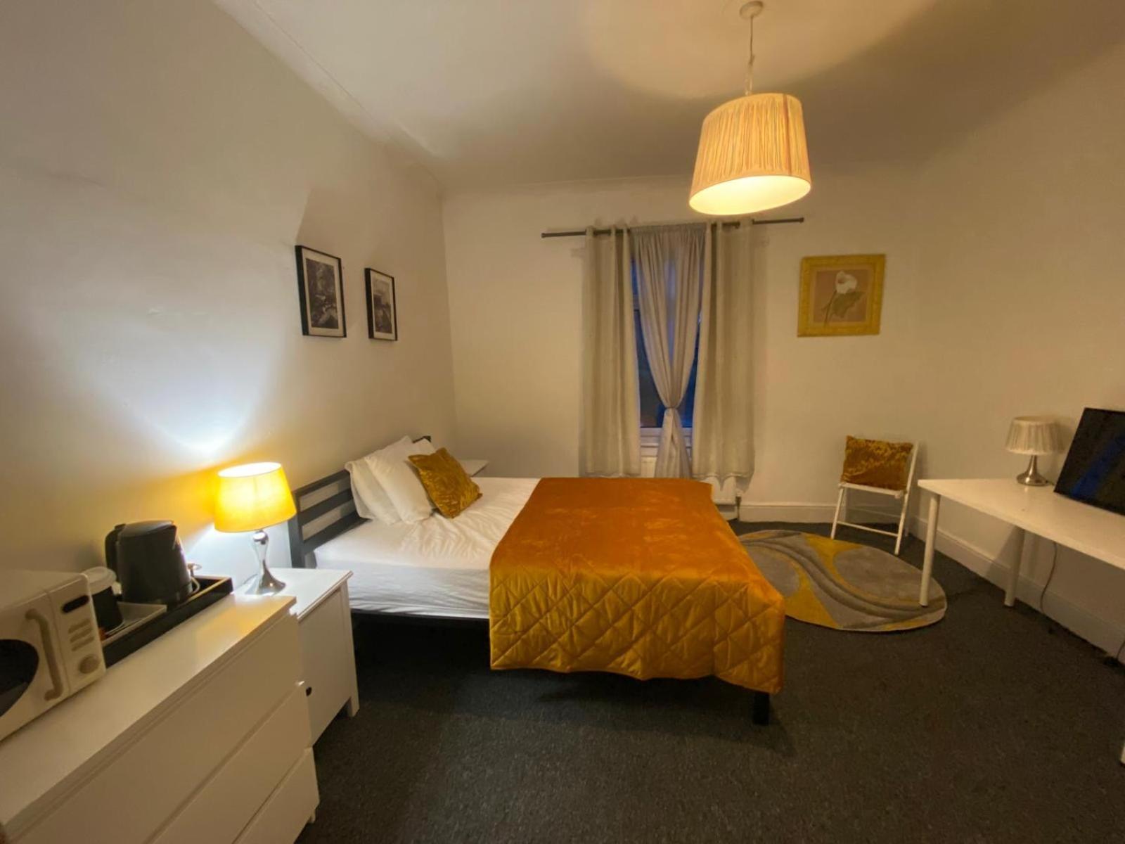 Precise Homes Ltd Вулвергемптон Екстериор снимка