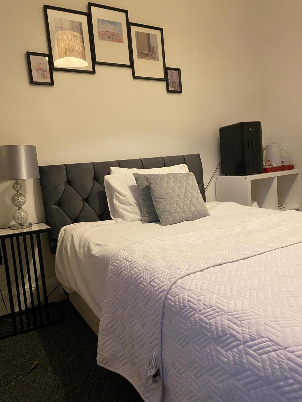Precise Homes Ltd Вулвергемптон Екстериор снимка