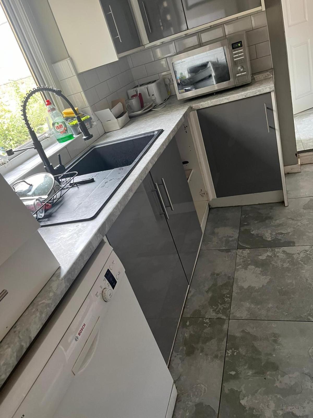Precise Homes Ltd Вулвергемптон Екстериор снимка